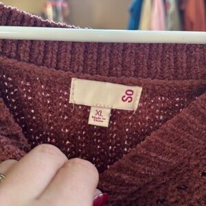 Women’s So chenille sweater.